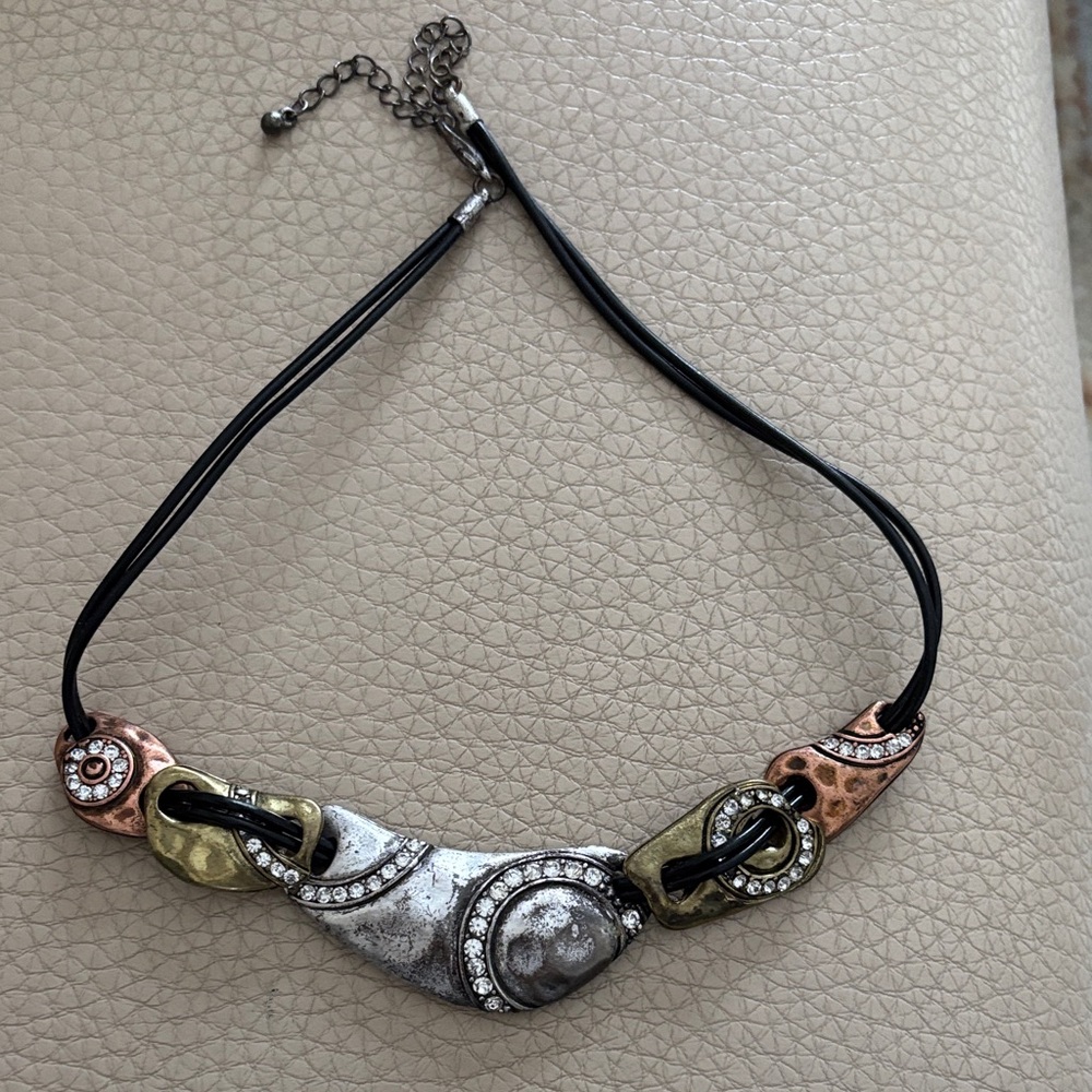 Chic Mixed Metal Necklace with Crystal Details